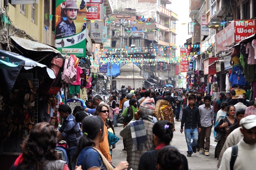 Katmandhu.street.teeming - 1