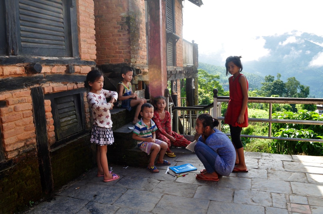 nepal-sept-2016-bandipur-children-1