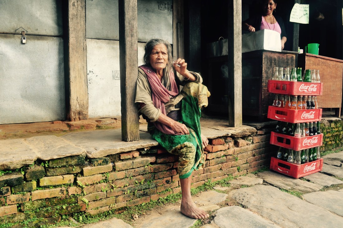 nepal-sept-2016-bandipur-old-woman-1
